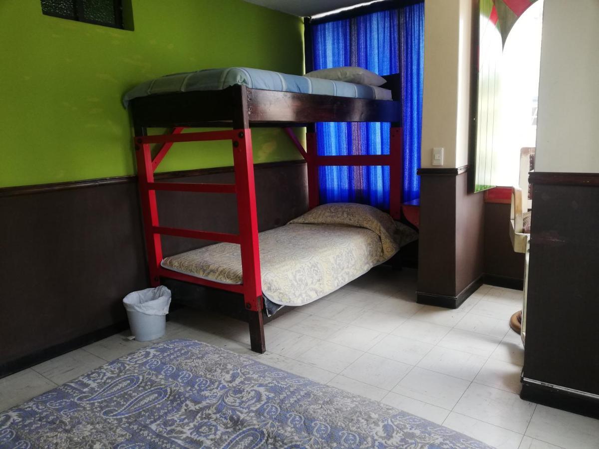 Bed and Breakfast Flying Donkey Otavalo Exterior foto