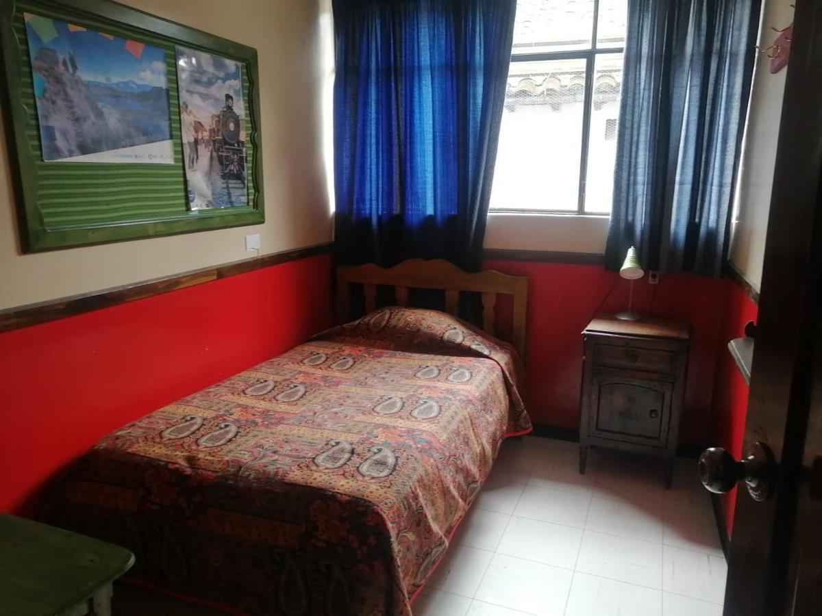 Bed and Breakfast Flying Donkey Otavalo Exterior foto