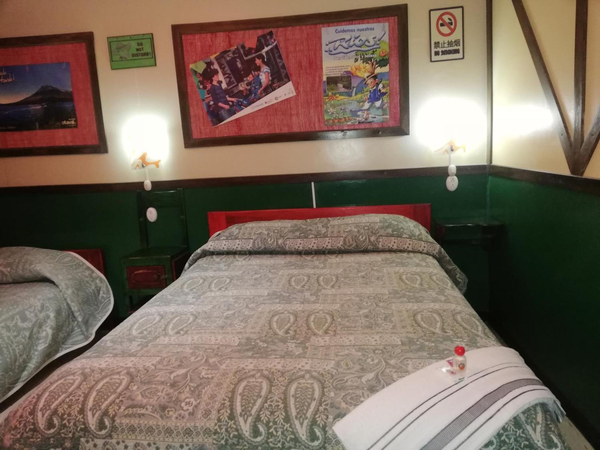 Bed and Breakfast Flying Donkey Otavalo Exterior foto